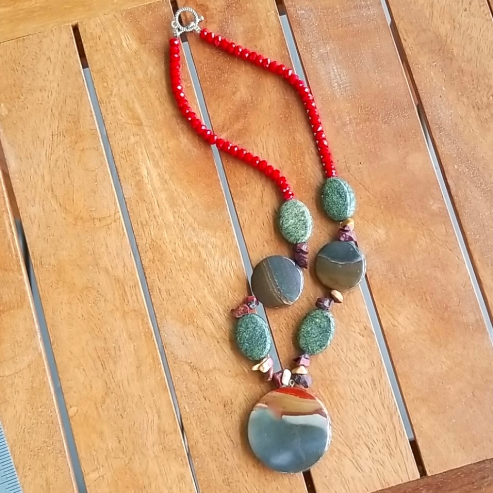 Beauty🍃🍂🍁 Necklace